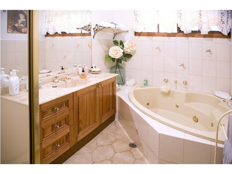 28 Old Sale Road, Buln Buln VIC 3821