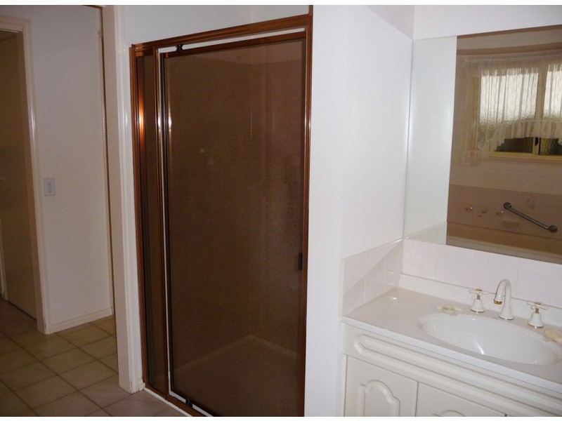 16a Moe Street, Drouin VIC 3818