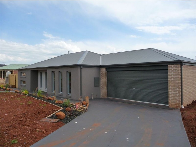 5 Emma Close, Drouin VIC 3818