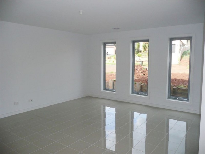 5 Emma Close, Drouin VIC 3818