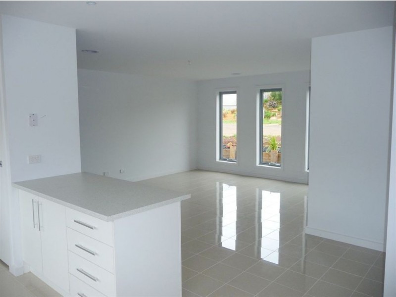 5 Emma Close, Drouin VIC 3818