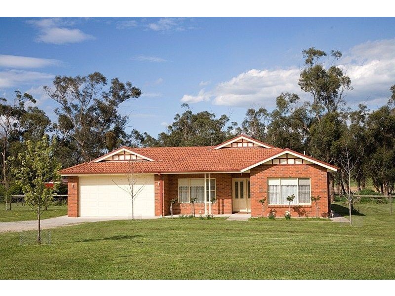 3 John Court, Drouin VIC 3818