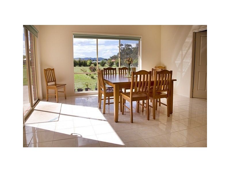 3 John Court, Drouin VIC 3818