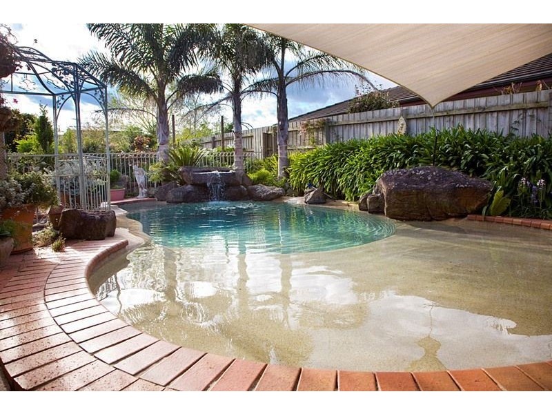 29 Outlook Drive, Drouin VIC 3818