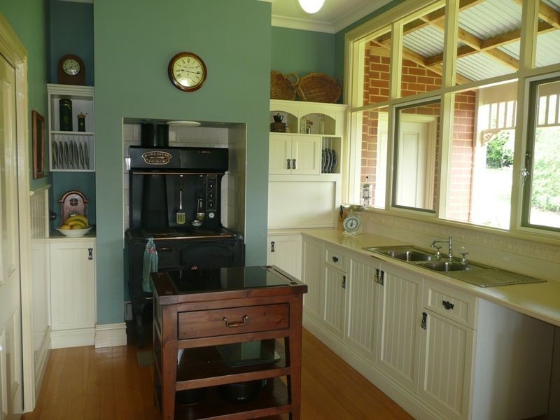 2 Sherwood Court, Drouin VIC 3818