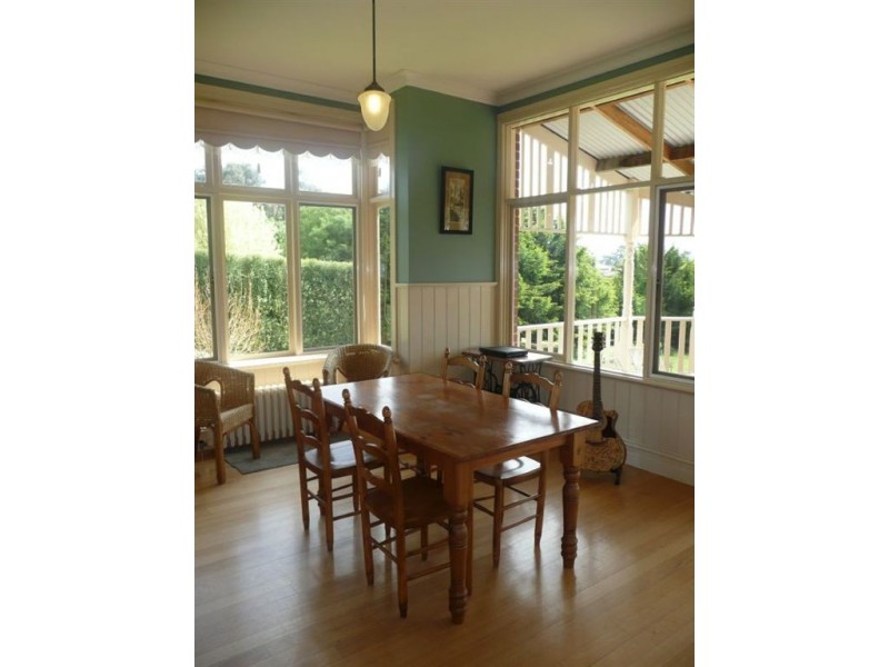 2 Sherwood Court, Drouin VIC 3818