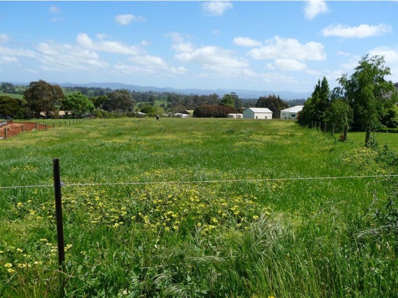 2/976 Princes Way, Drouin VIC 3818