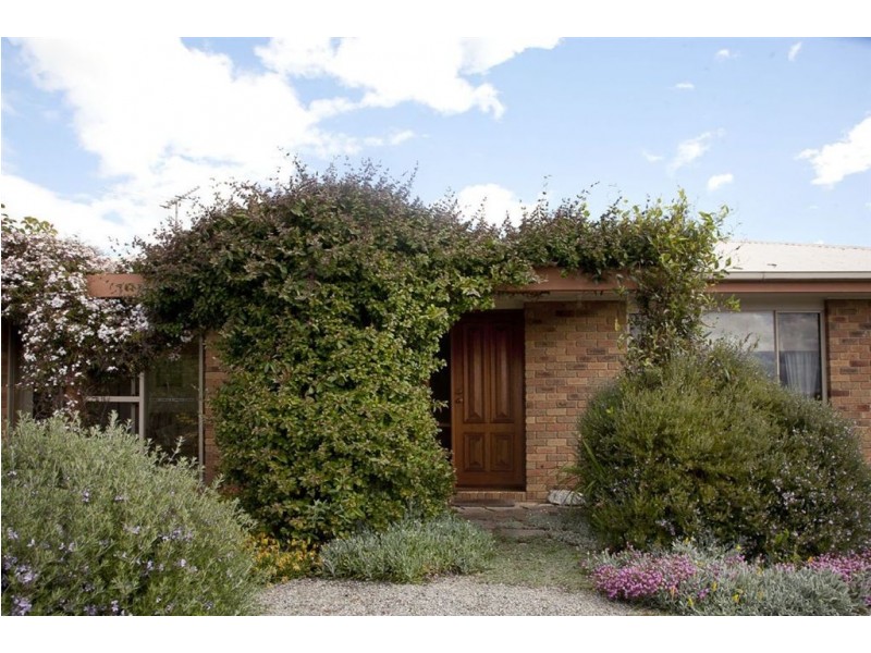 6 Green Valley Drive, Drouin VIC 3818