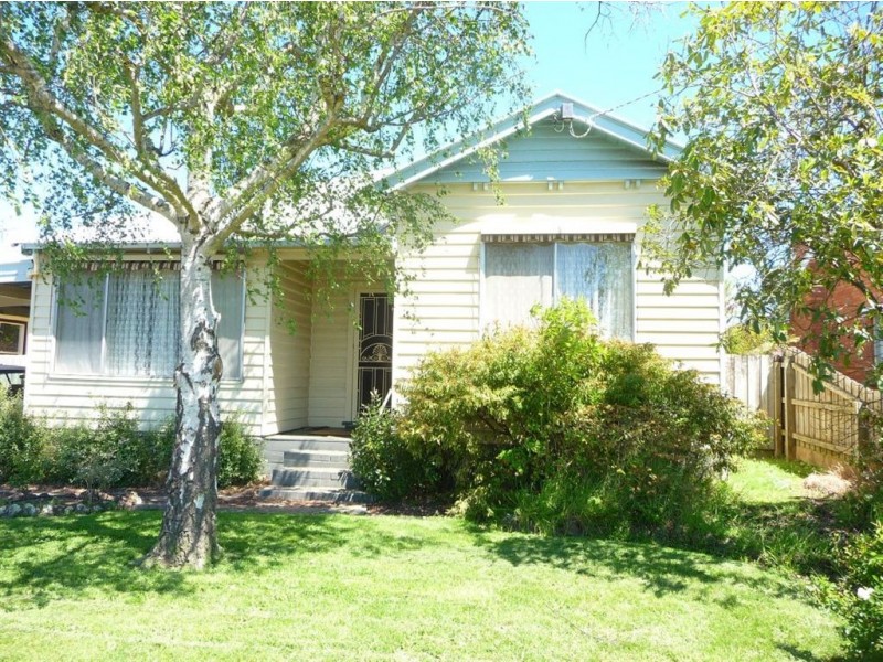 6 Young Street, Drouin VIC 3818