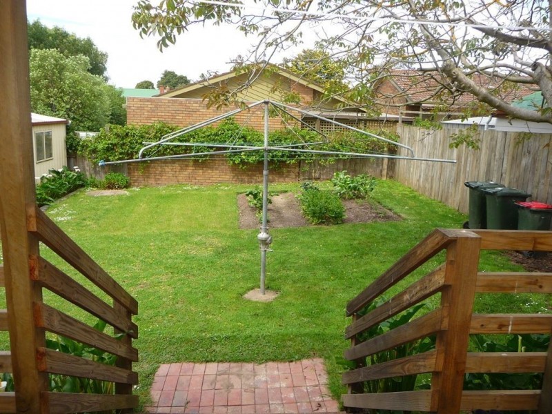 24 Hopetoun Road, Drouin VIC 3818