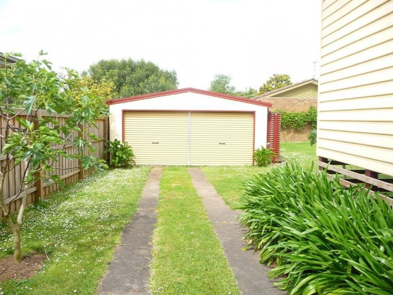 24 Hopetoun Road, Drouin VIC 3818