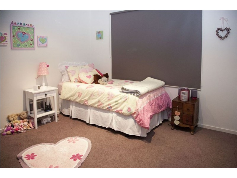 4 Waratah Court, Drouin VIC 3818