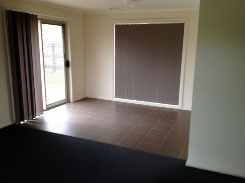 15 Jamescott Drive, Drouin VIC 3818