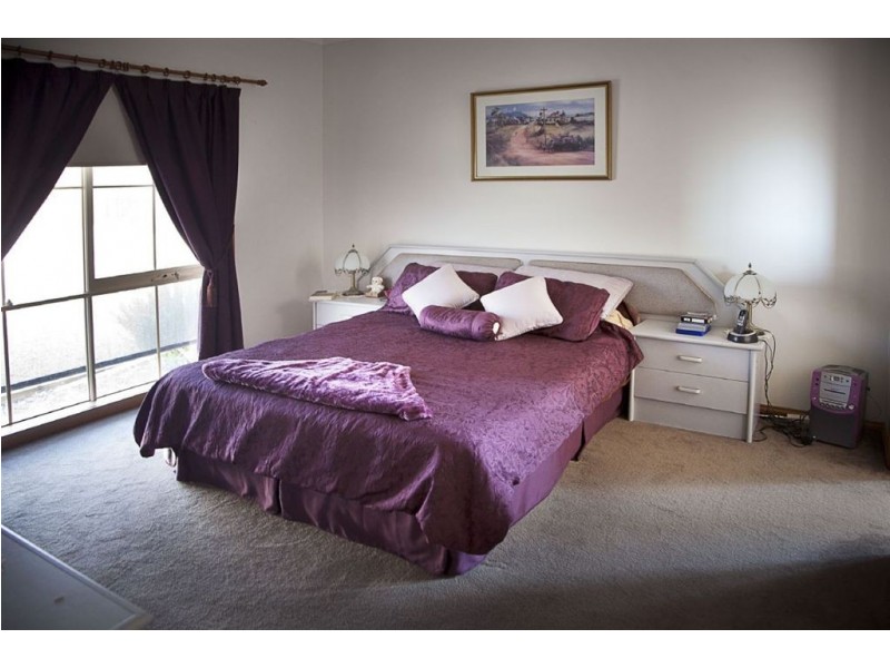 7 Emma Close, Drouin VIC 3818