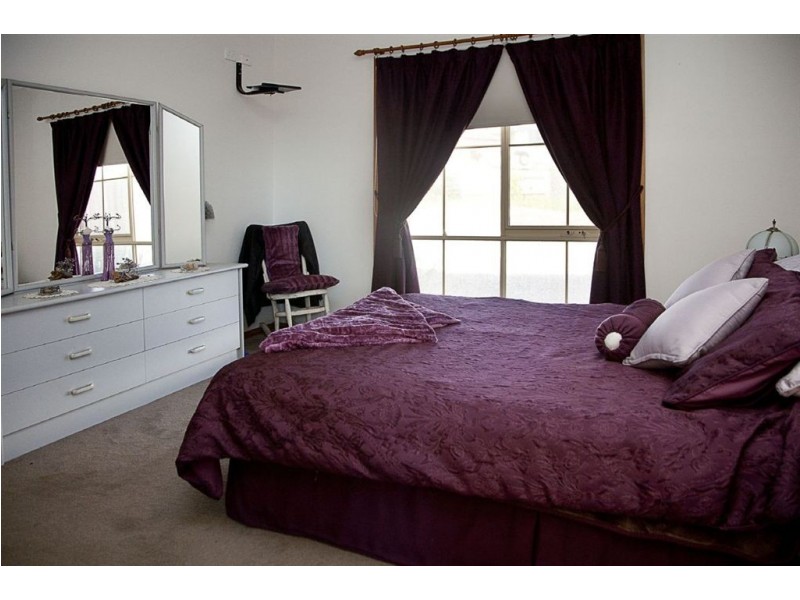 7 Emma Close, Drouin VIC 3818