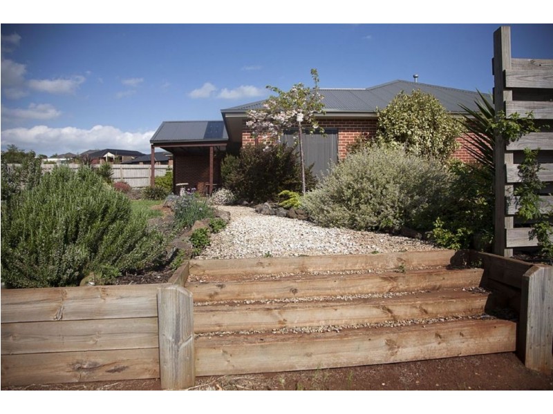 7 Emma Close, Drouin VIC 3818