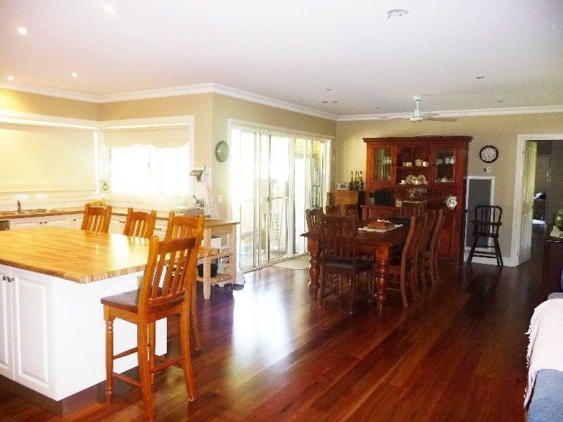 13 Carlile Court, Drouin VIC 3818