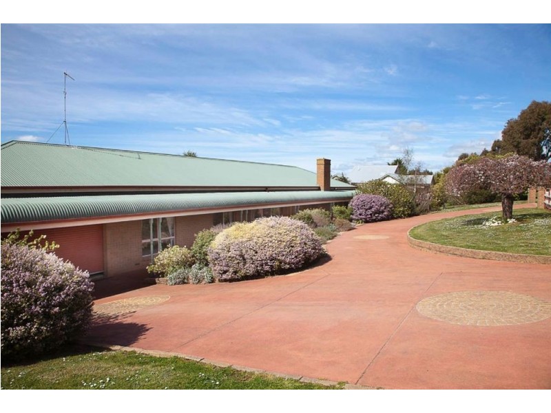 1 Sherwood Court, Drouin VIC 3818