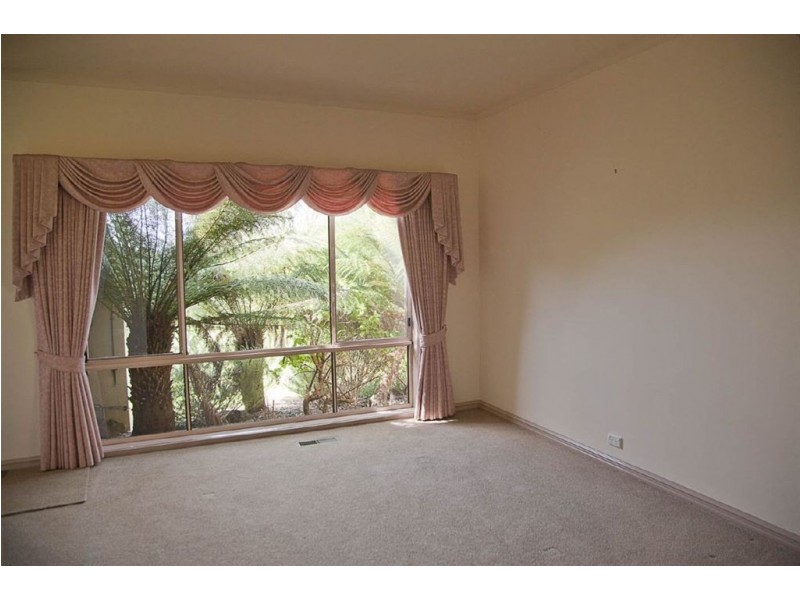 1 Sherwood Court, Drouin VIC 3818