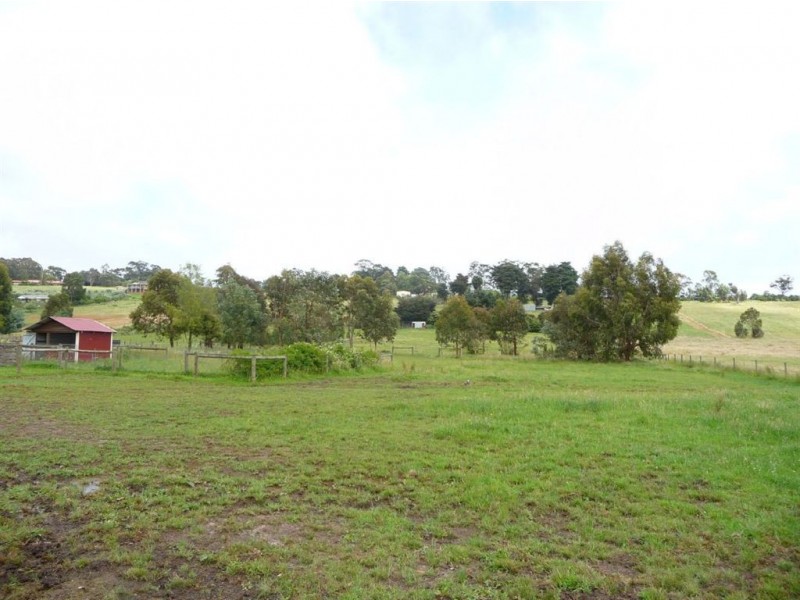 9 Myers Road, Drouin VIC 3818