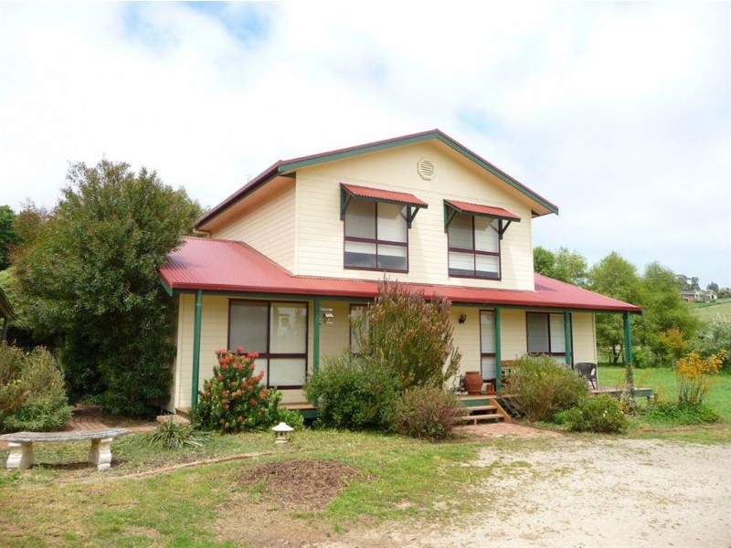 9 Myers Road, Drouin VIC 3818