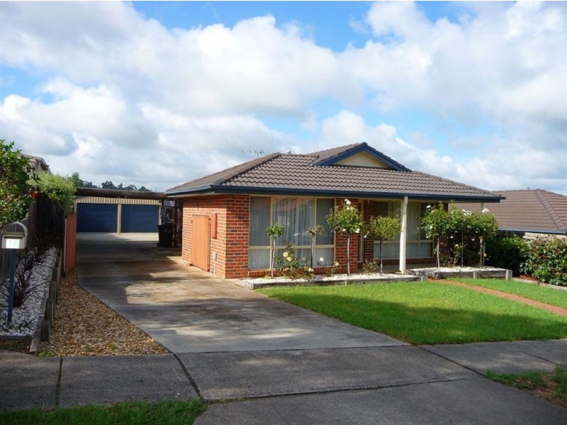 16 Helen Street, Drouin VIC 3818
