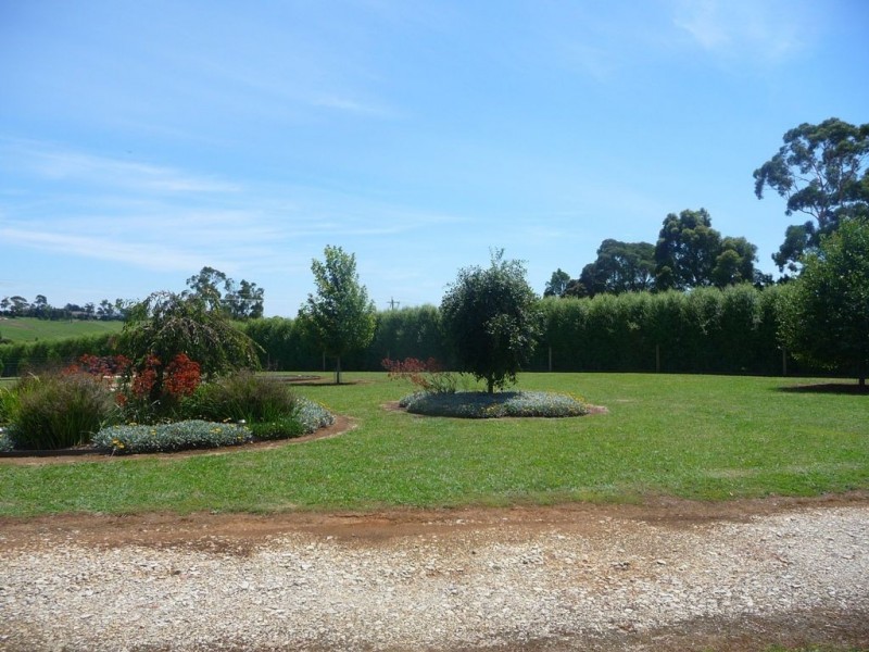 21 Canterbury Close, Drouin VIC 3818