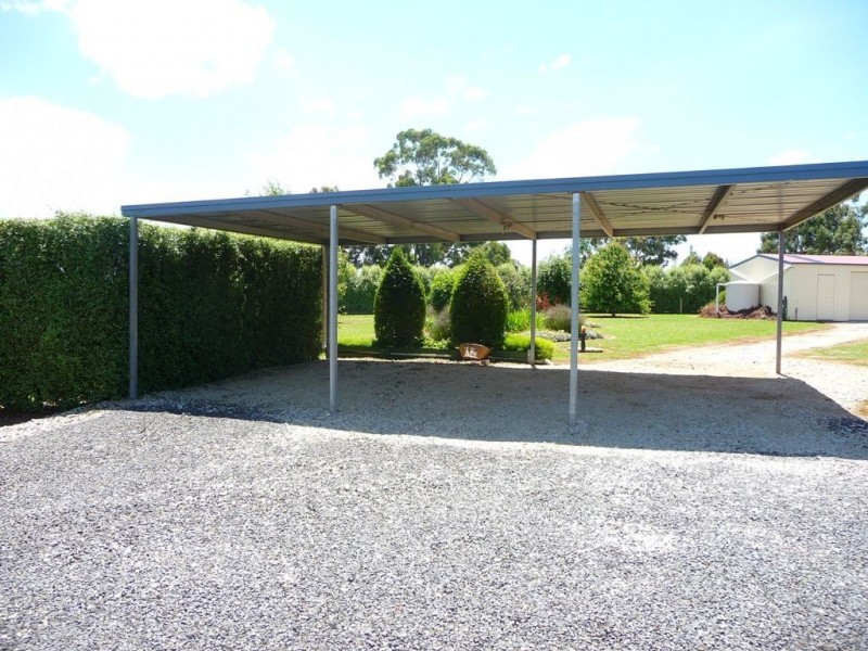 21 Canterbury Close, Drouin VIC 3818