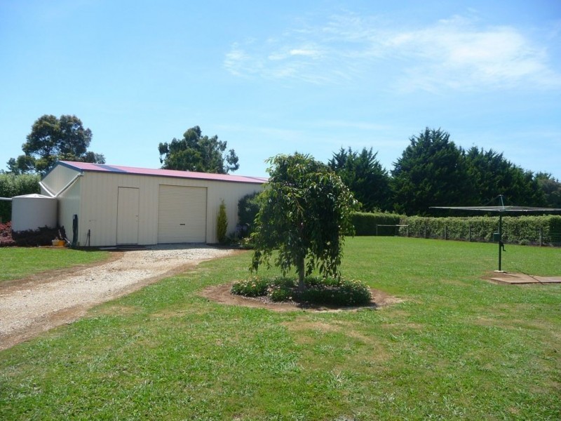 21 Canterbury Close, Drouin VIC 3818