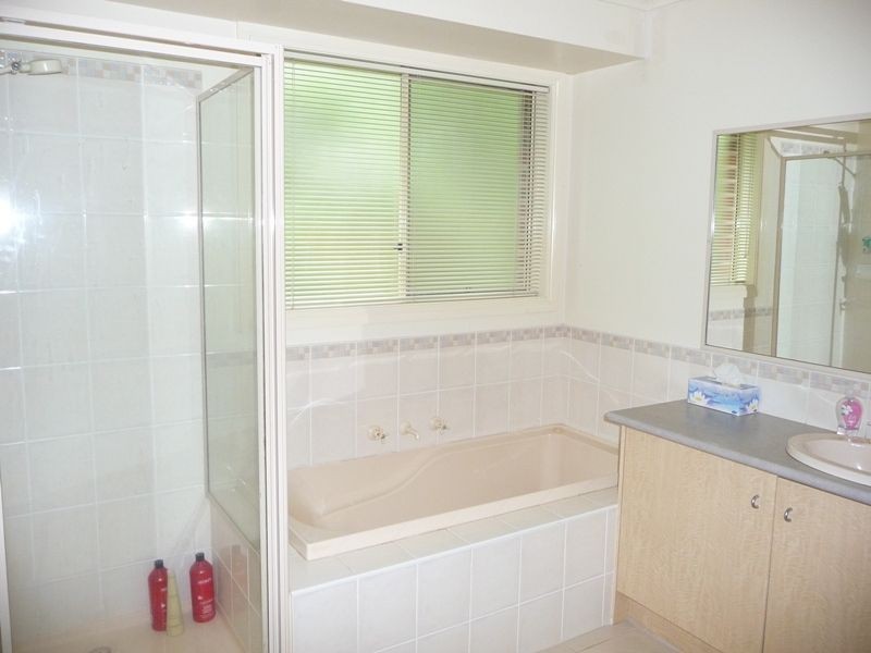 3 Wallace Crescent, Drouin VIC 3818