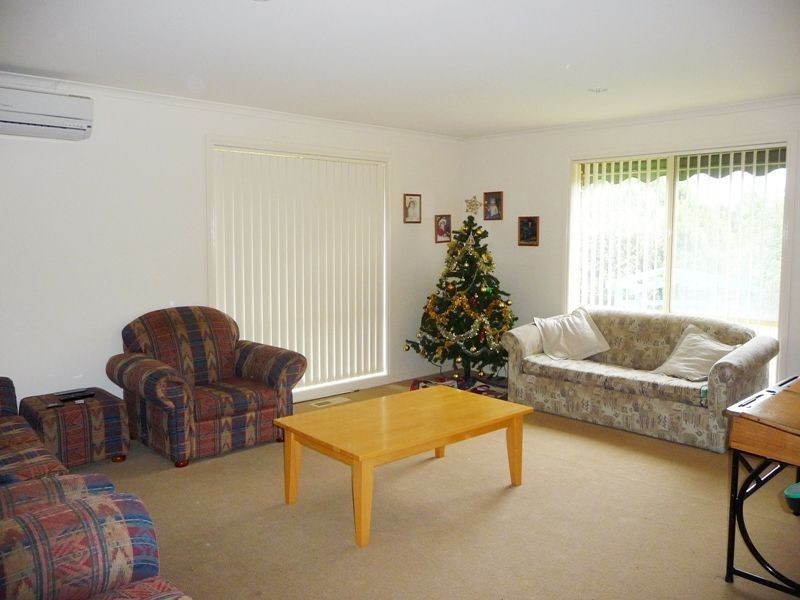 3 Wallace Crescent, Drouin VIC 3818