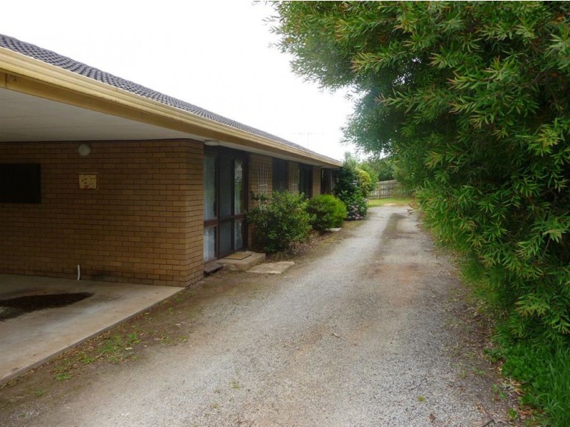 2/9 Armstrong Ave, Drouin VIC 3818