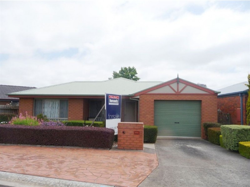 8 Rees Close, Drouin VIC 3818