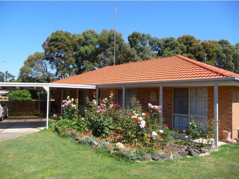 14 Adam Court, Drouin VIC 3818