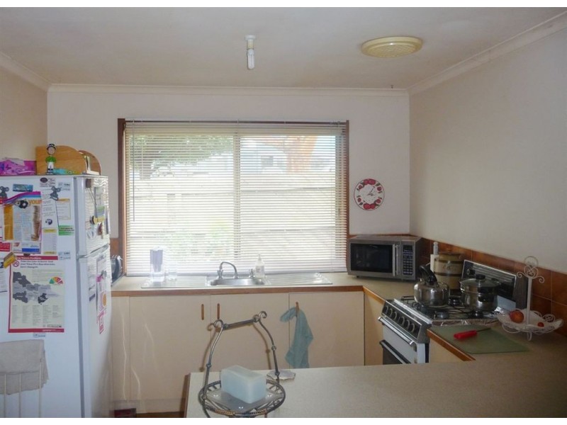 1/4 Kraft Crescent, Drouin VIC 3818