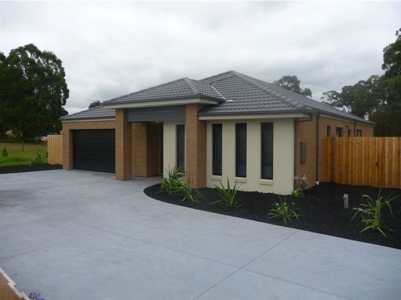 4 Jane Court, Drouin VIC 3818