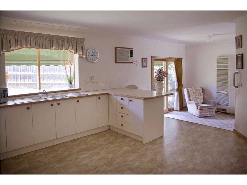 2 Andrew Court, Drouin VIC 3818