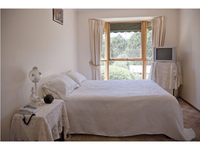 2 Andrew Court, Drouin VIC 3818