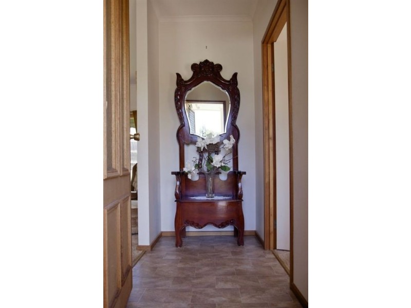 2 Andrew Court, Drouin VIC 3818