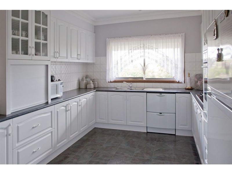 60 Weebar Road, Drouin VIC 3818