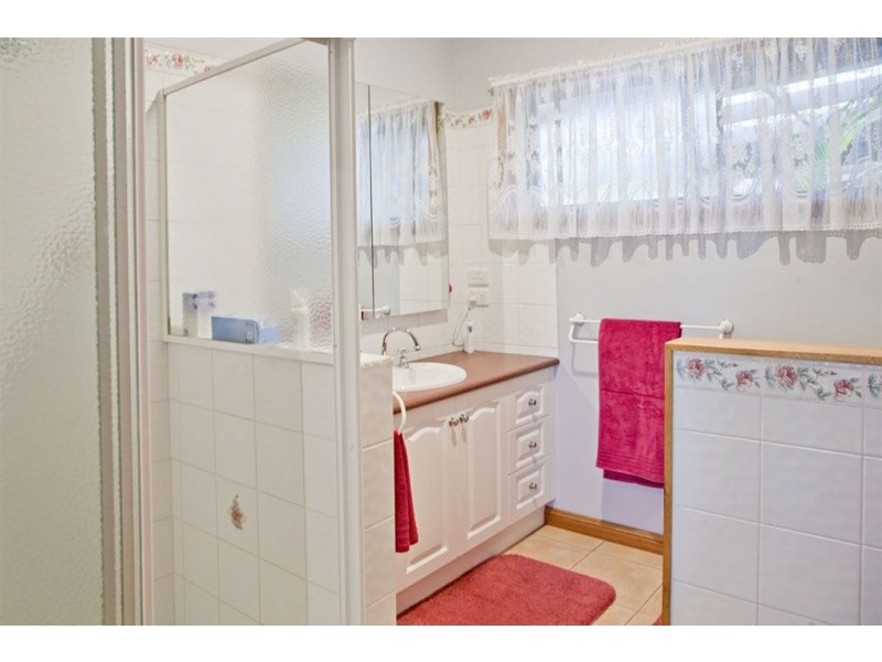 60 Weebar Road, Drouin VIC 3818