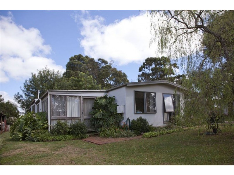 60 Weebar Road, Drouin VIC 3818