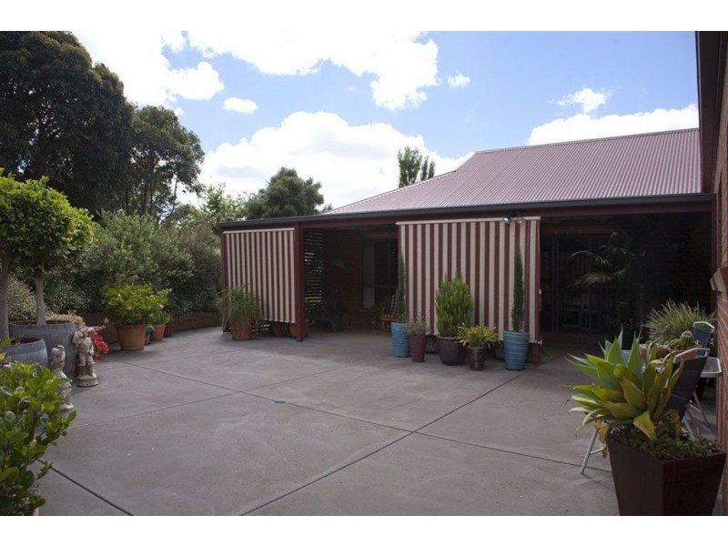 60 Weebar Road, Drouin VIC 3818