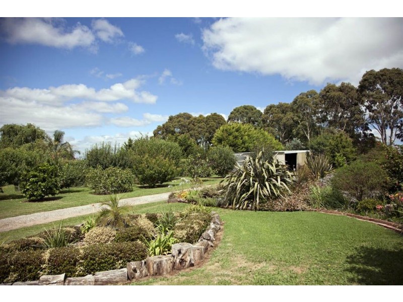 60 Weebar Road, Drouin VIC 3818