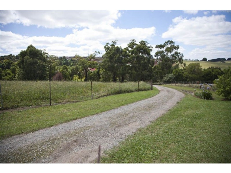 60 Weebar Road, Drouin VIC 3818