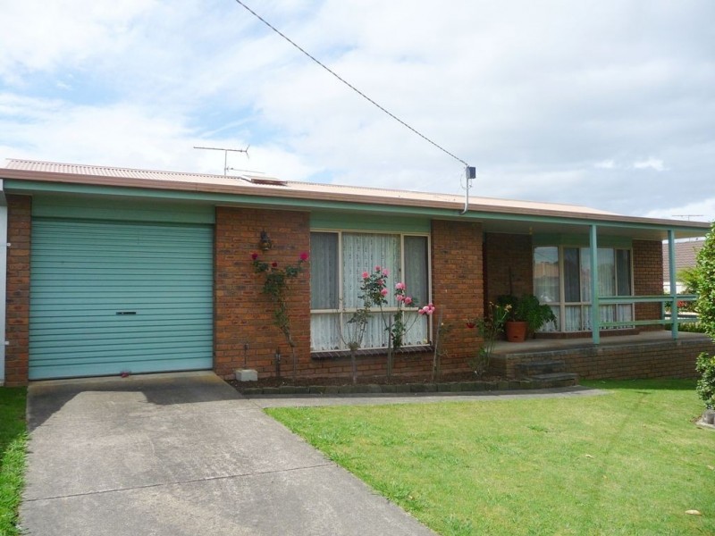 5 Floris Avenue, Drouin VIC 3818