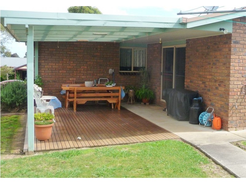 5 Floris Avenue, Drouin VIC 3818