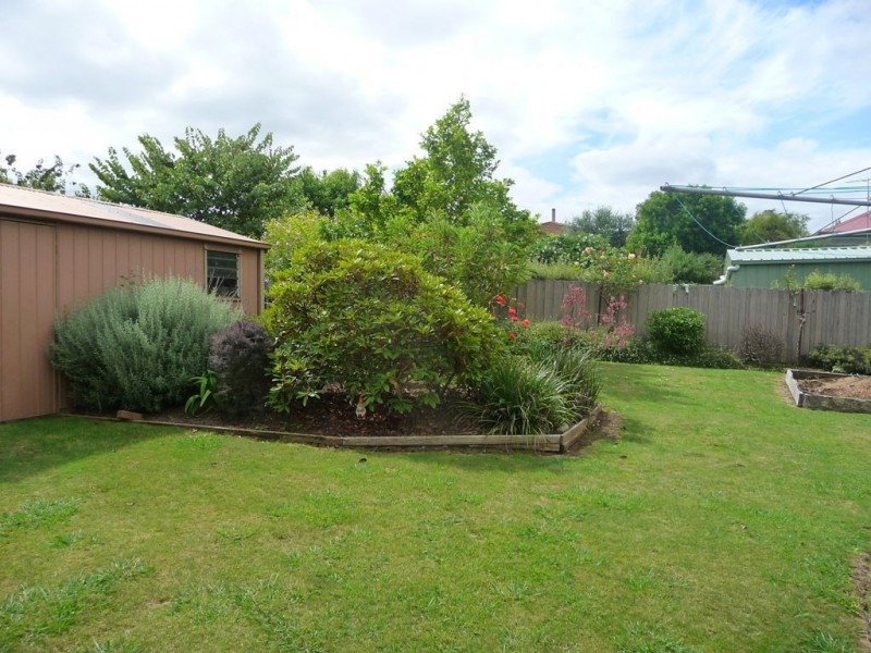 5 Floris Avenue, Drouin VIC 3818