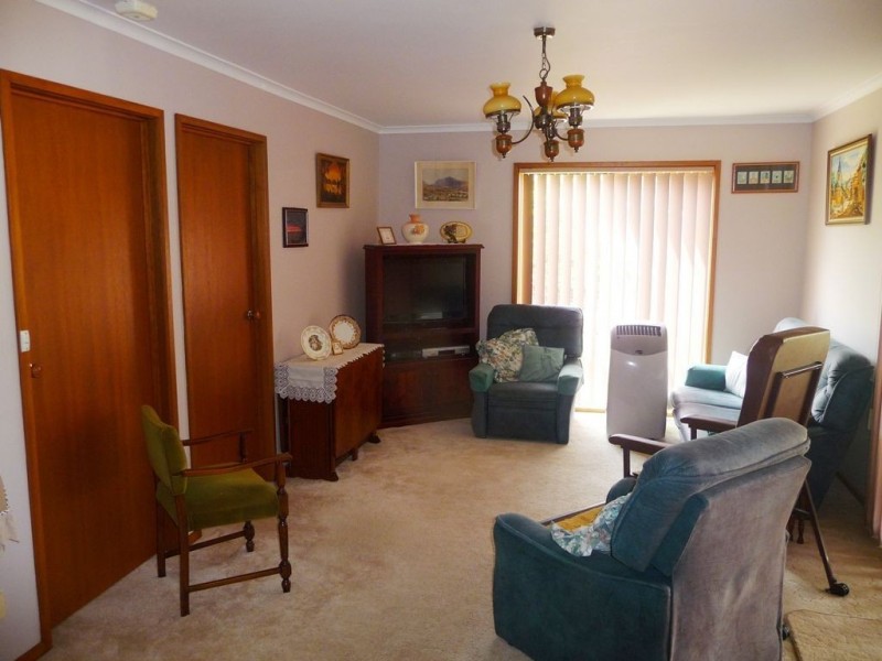 5 Floris Avenue, Drouin VIC 3818