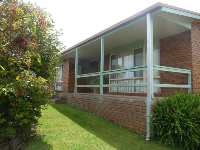 5 Floris Avenue, Drouin VIC 3818